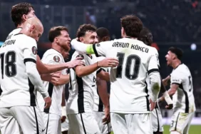 Beşiktaş Marsilya maçında siyah-beyazlı futbolcuların gol sevinci
