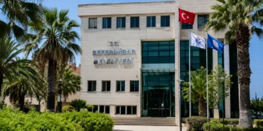 Seferihisar Belediyesi soruşturmasına ilişkin belediye binası görseli