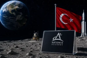 Türkiye’nin Artemis Mutabakatı’na katılımını simgeleyen Türk bayrağı, Artemis logosu ve Ay görseli