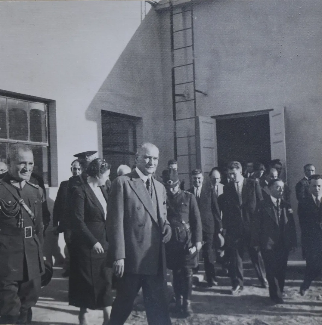 Atatürk'ün 1937 yılında Nazilli Sümerbank Basma Fabrikası ziyareti