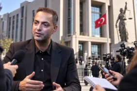 Murat Ağırel'in ifadesi: adliye önünde gazeteci fotoğrafıyla hazırlanan görsel